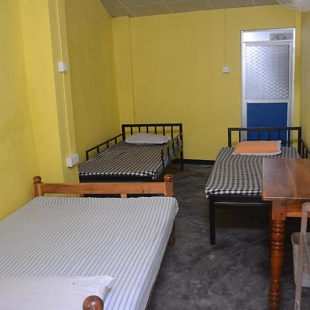 Galle Star Hotel Bagian luar foto